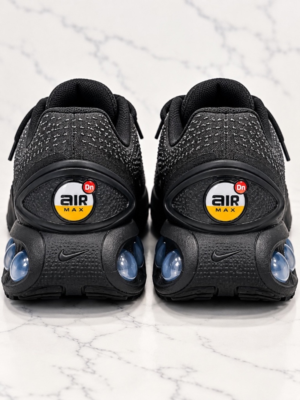 Nike Air Max Dn Men’s Size 11 Black Dynamic Air Sneakers - Picture 3 of 9